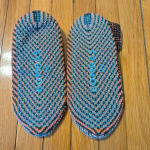 Bombas Knit No-Show Socks in Teal & Coral Pattern